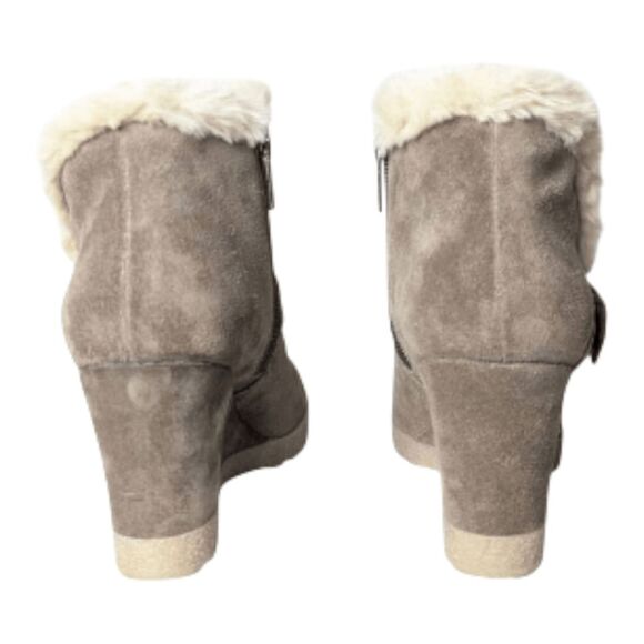 NWOB AQUATALIA Carlotta Faux-Fur Water-Resistance Suede Wedge Bootie Size 39 (US - Picture 5 of 9